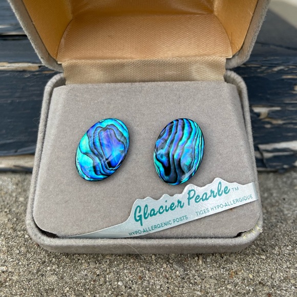 Glacier Pearle matching pendant necklace and earring set - Picture 6 of 7